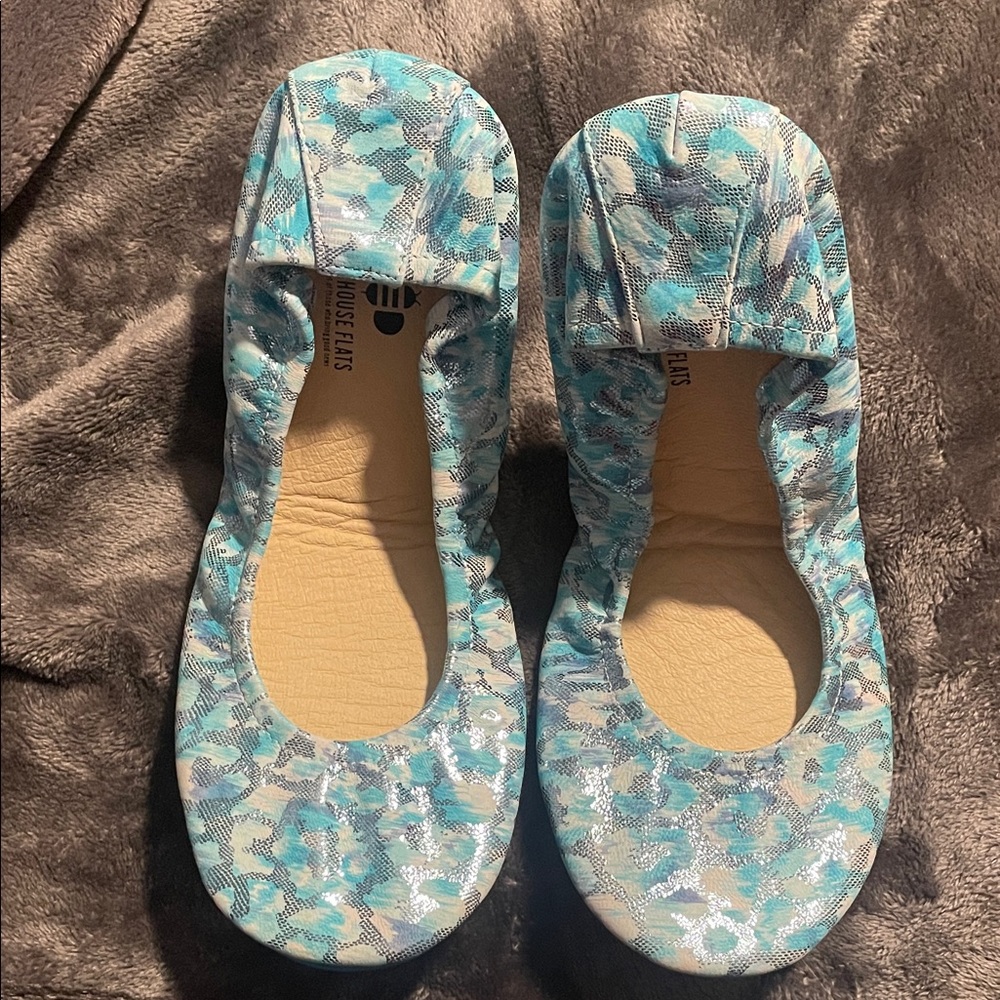 The Storehouse Flats. Glacier snake. Size 9